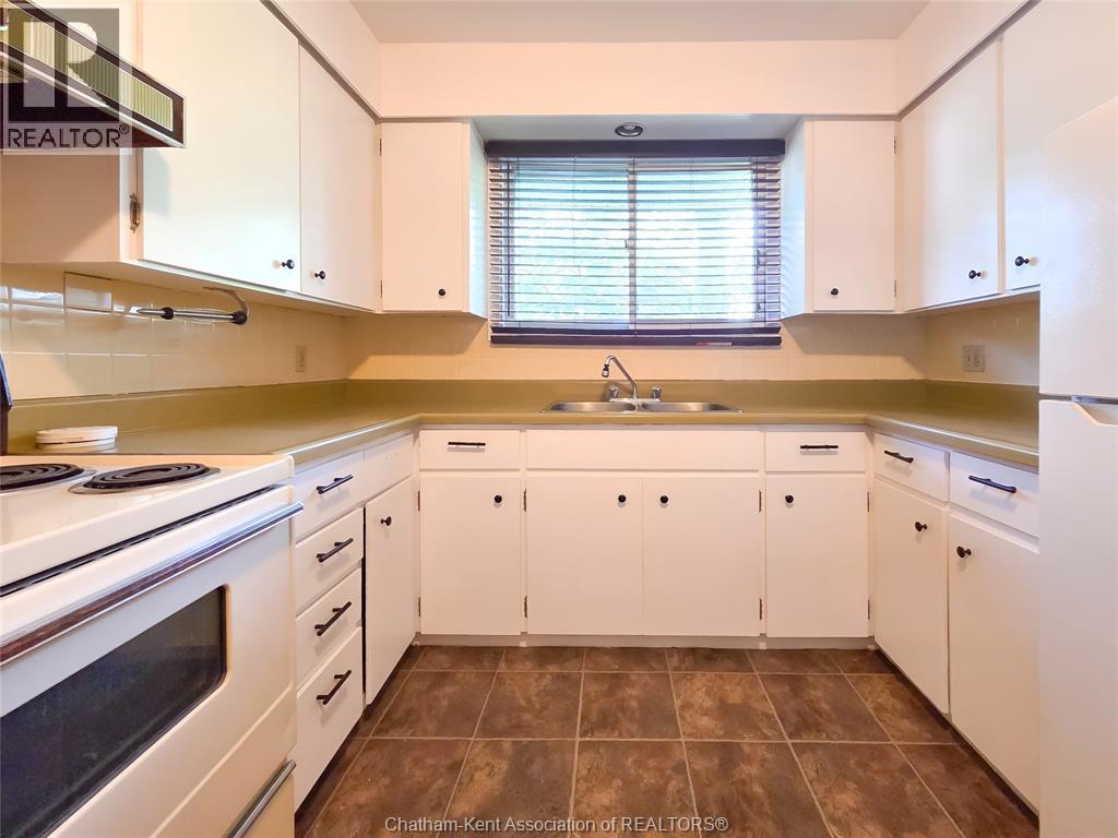454 King STREET West - 36