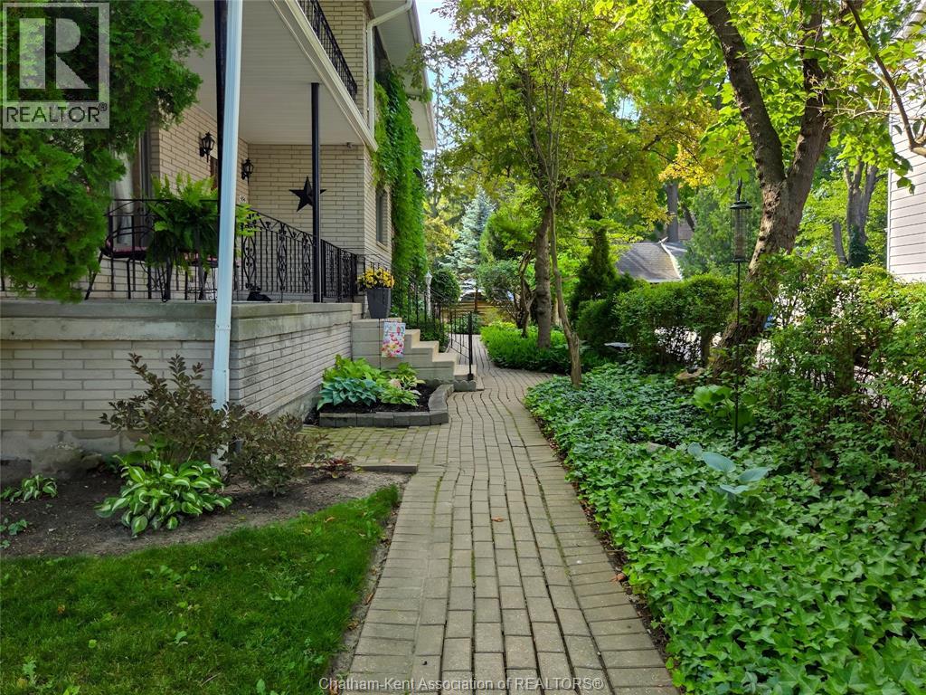 454 King STREET West - 6