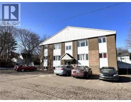 139 Elmwood Drive, photo 2