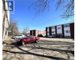 139 Elmwood Drive, photo 3