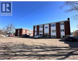 139 Elmwood Drive, photo 4