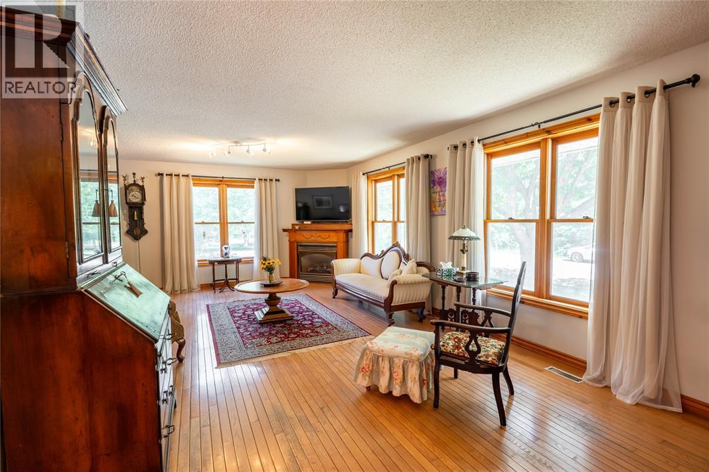 9952 POWELL ROAD - 10