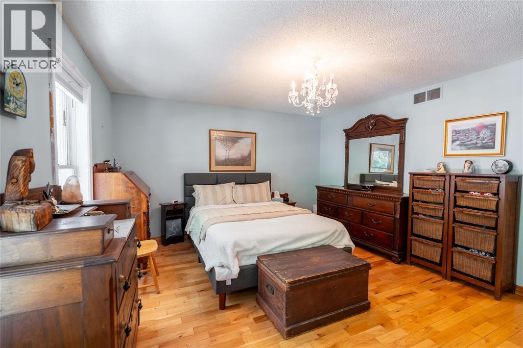 9952 POWELL ROAD - 16