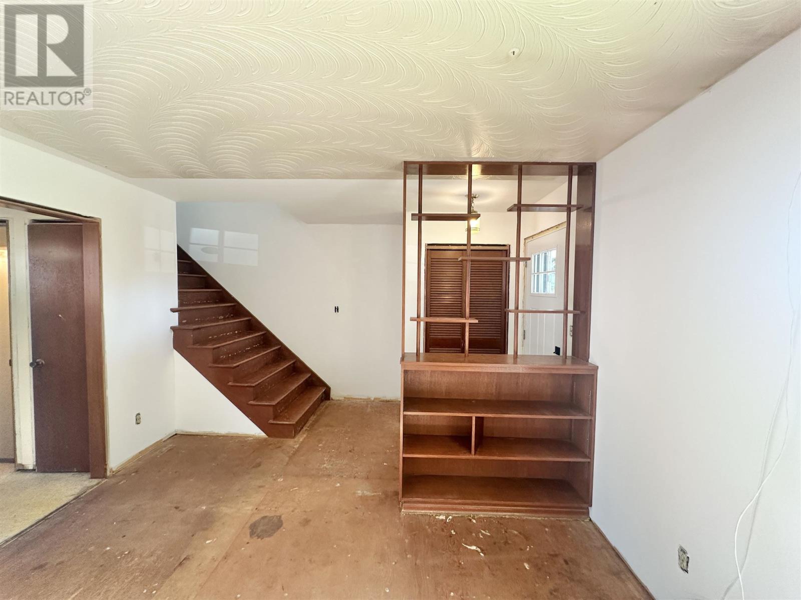 70 LaSalle CT - 18