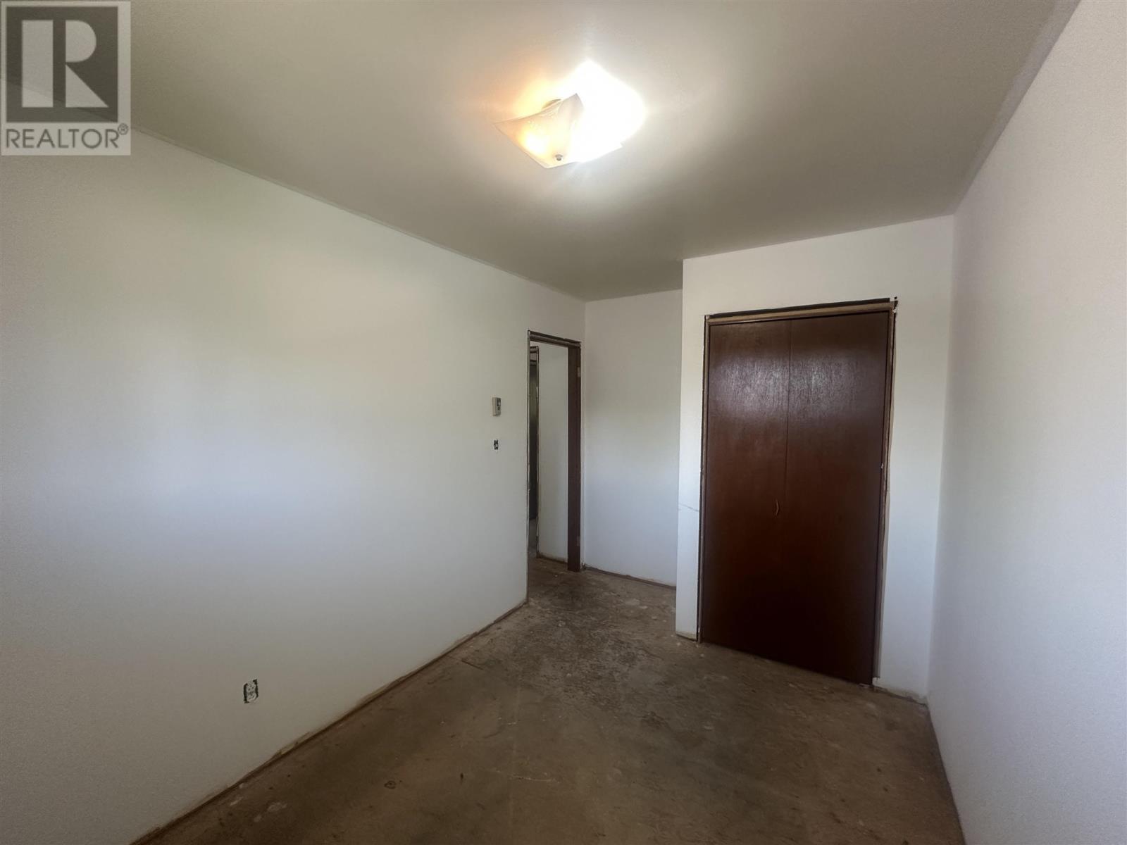 70 LaSalle CT - 35