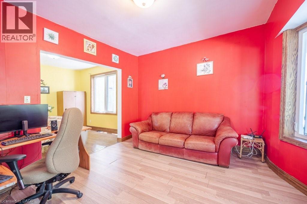 3 GLASGOW Street - 10