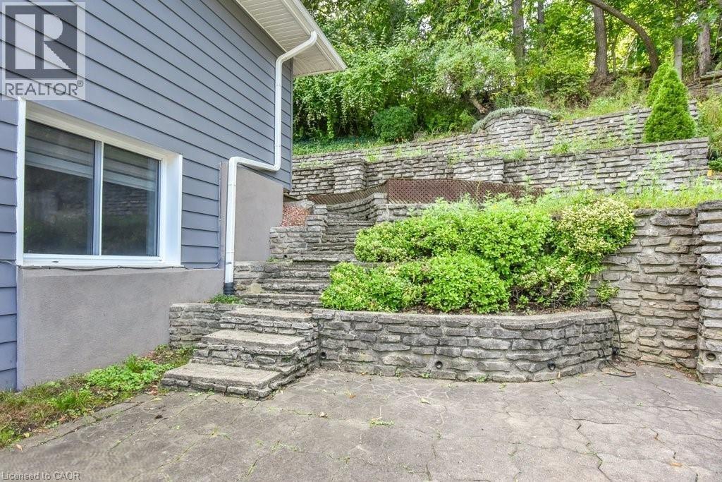 22 DUNDONALD Road - 32