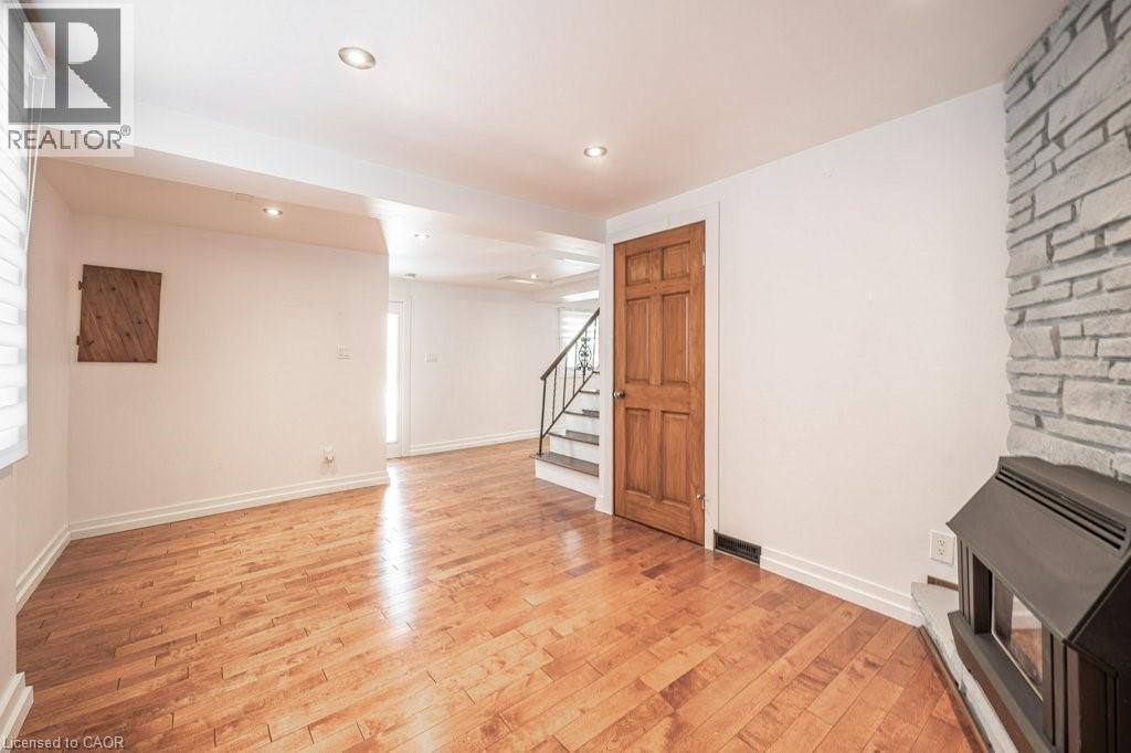 22 DUNDONALD Road - 4