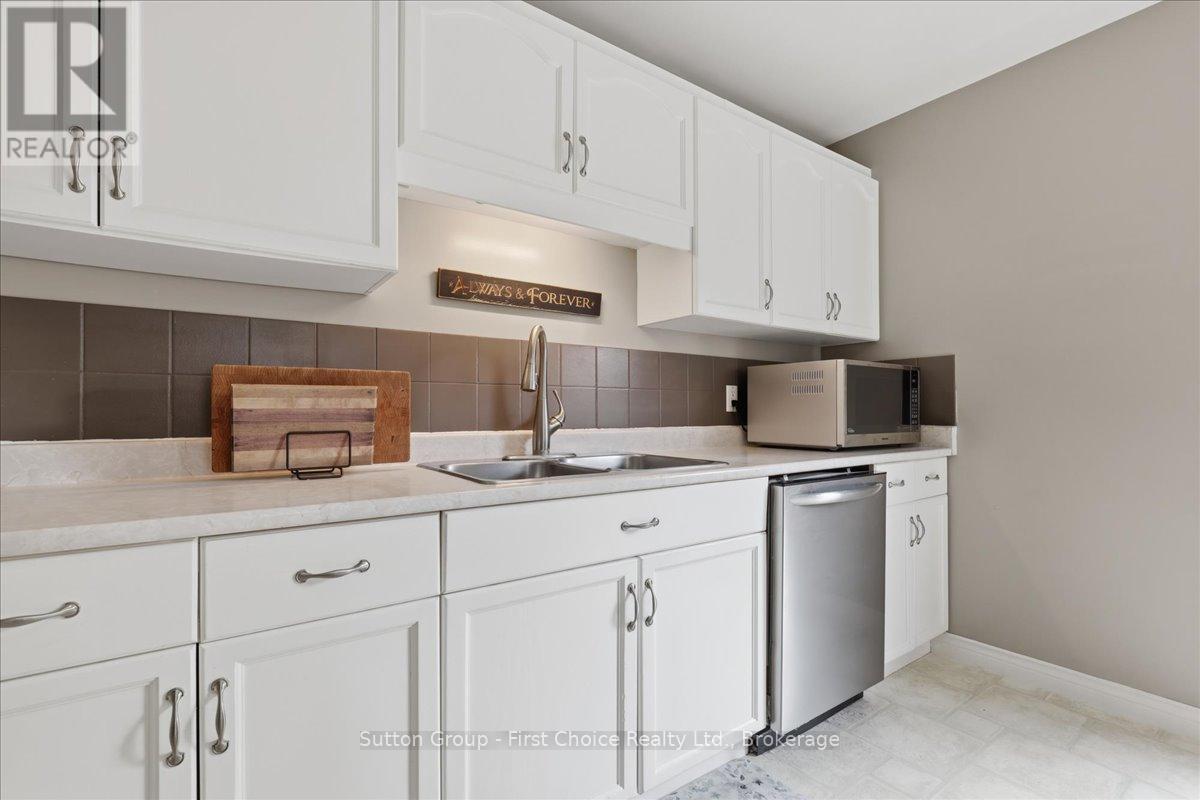 187 QUEEN STREET - 15