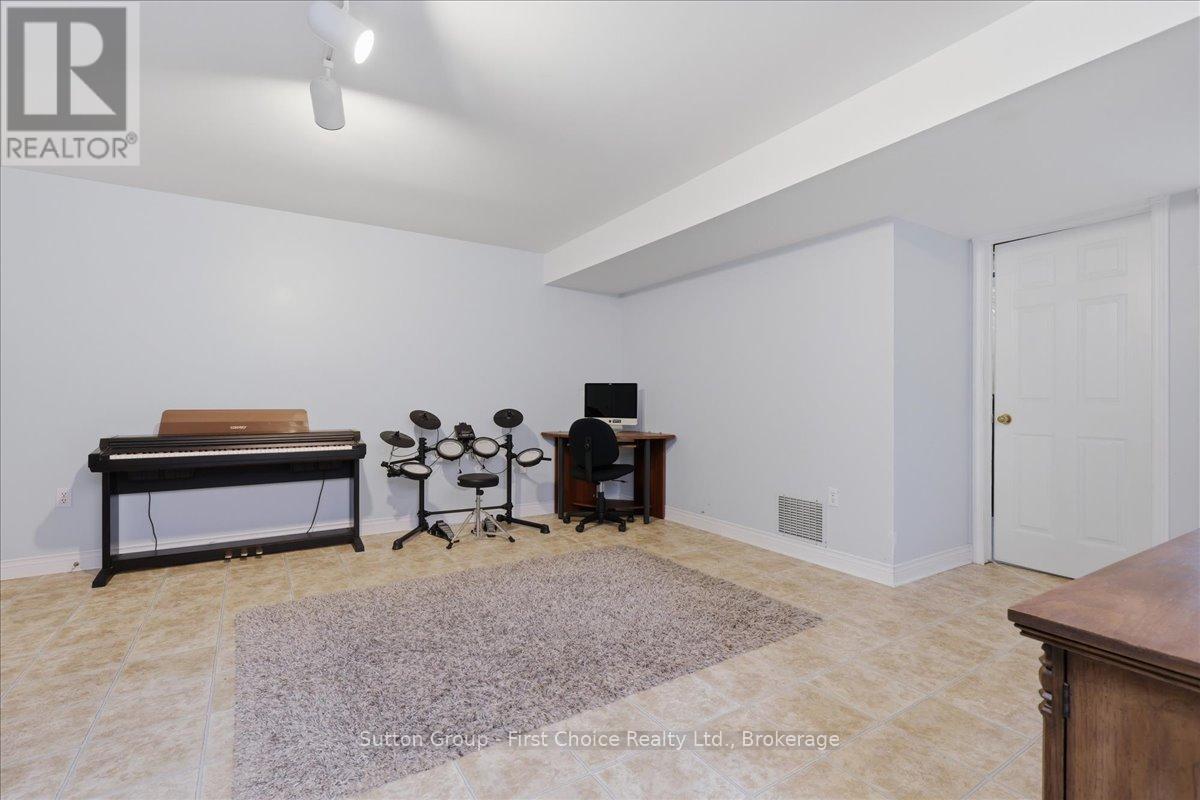 187 QUEEN STREET - 27