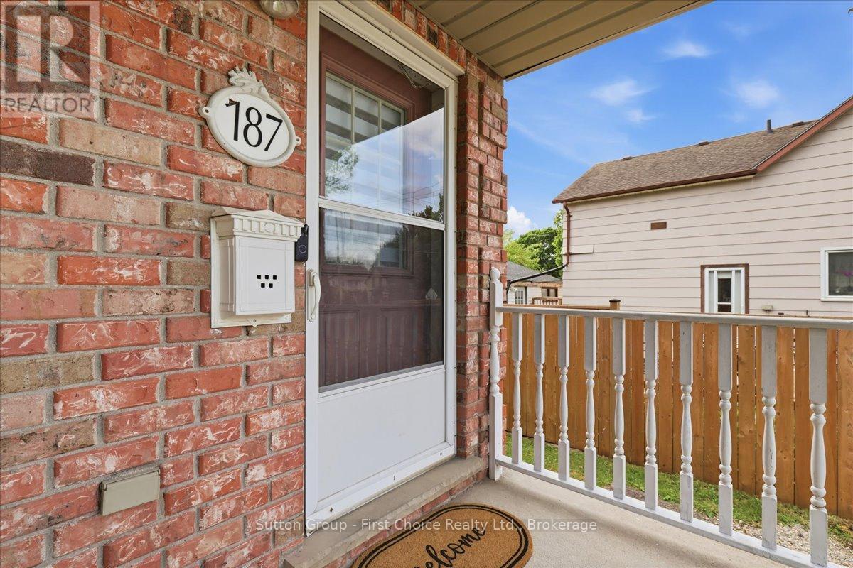 187 QUEEN STREET - 3