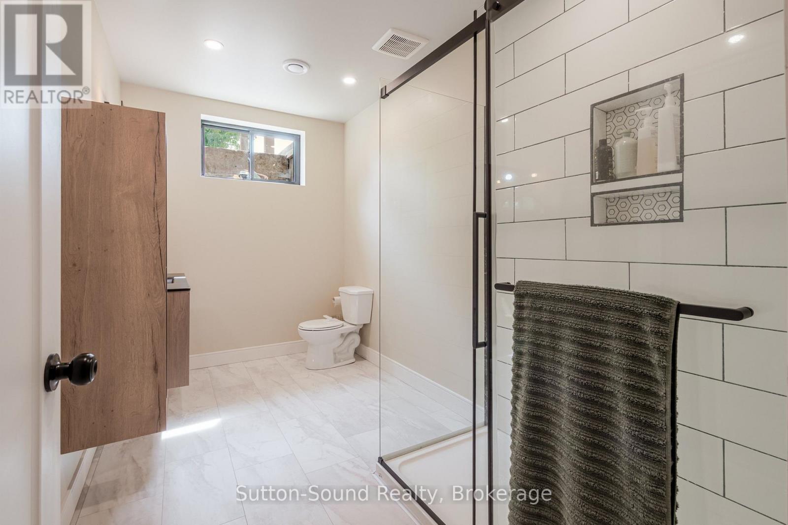 115 GORDON STREET S - 35