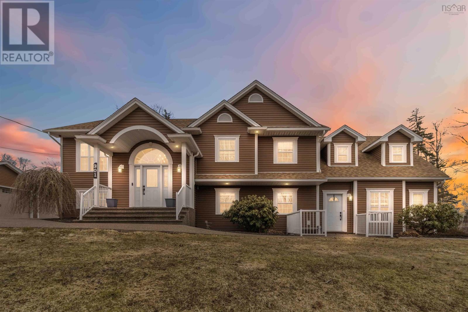 301 Preakness Crescent - 1