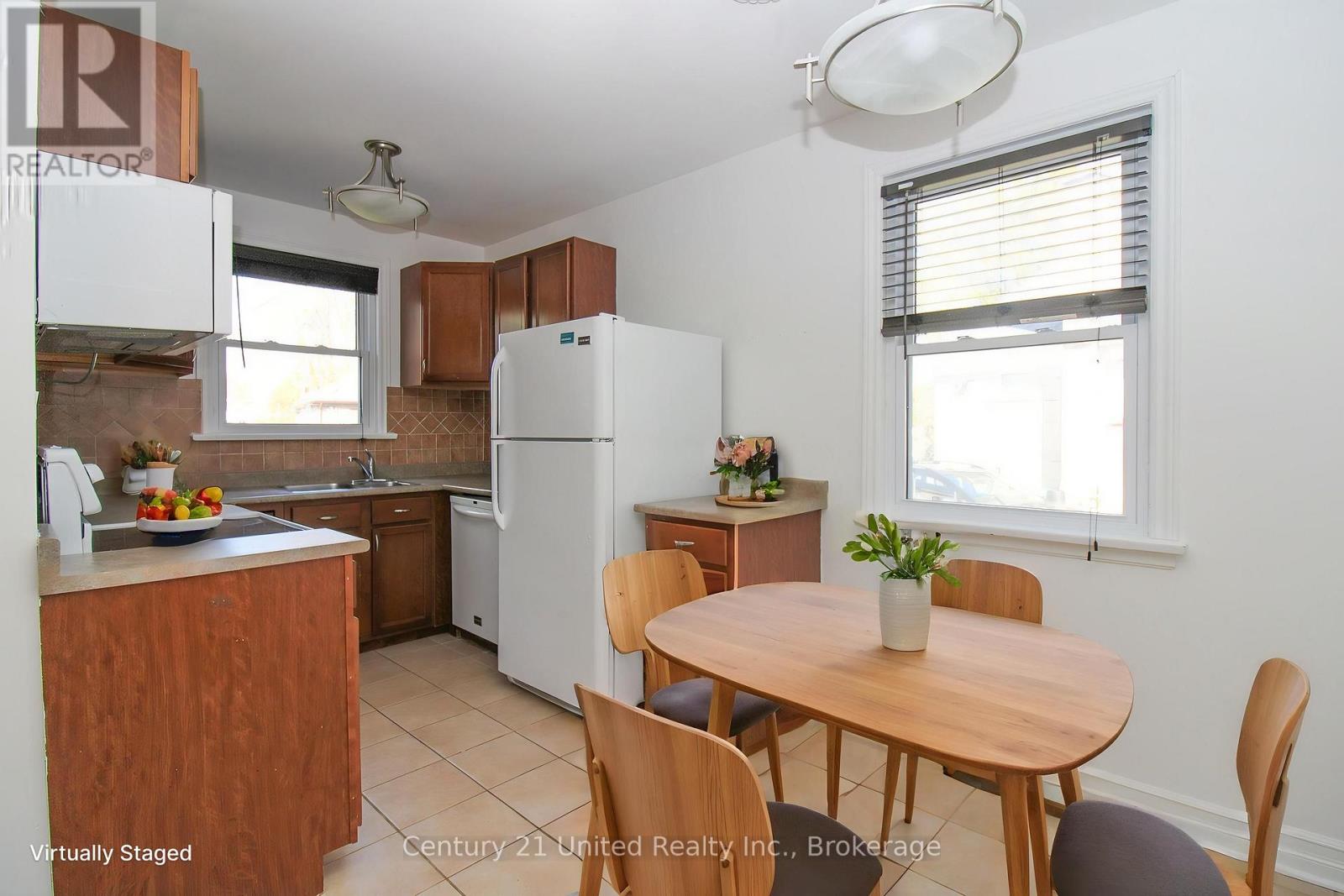 819 ARGYLE STREET - 13