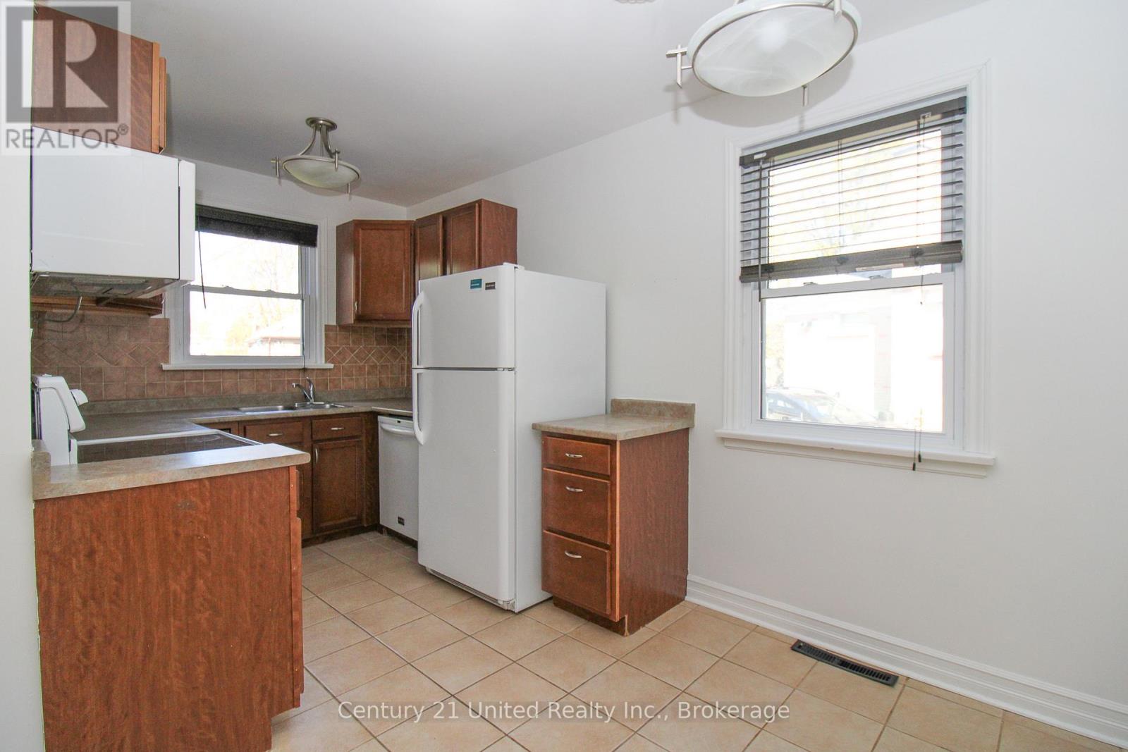 819 ARGYLE STREET - 14