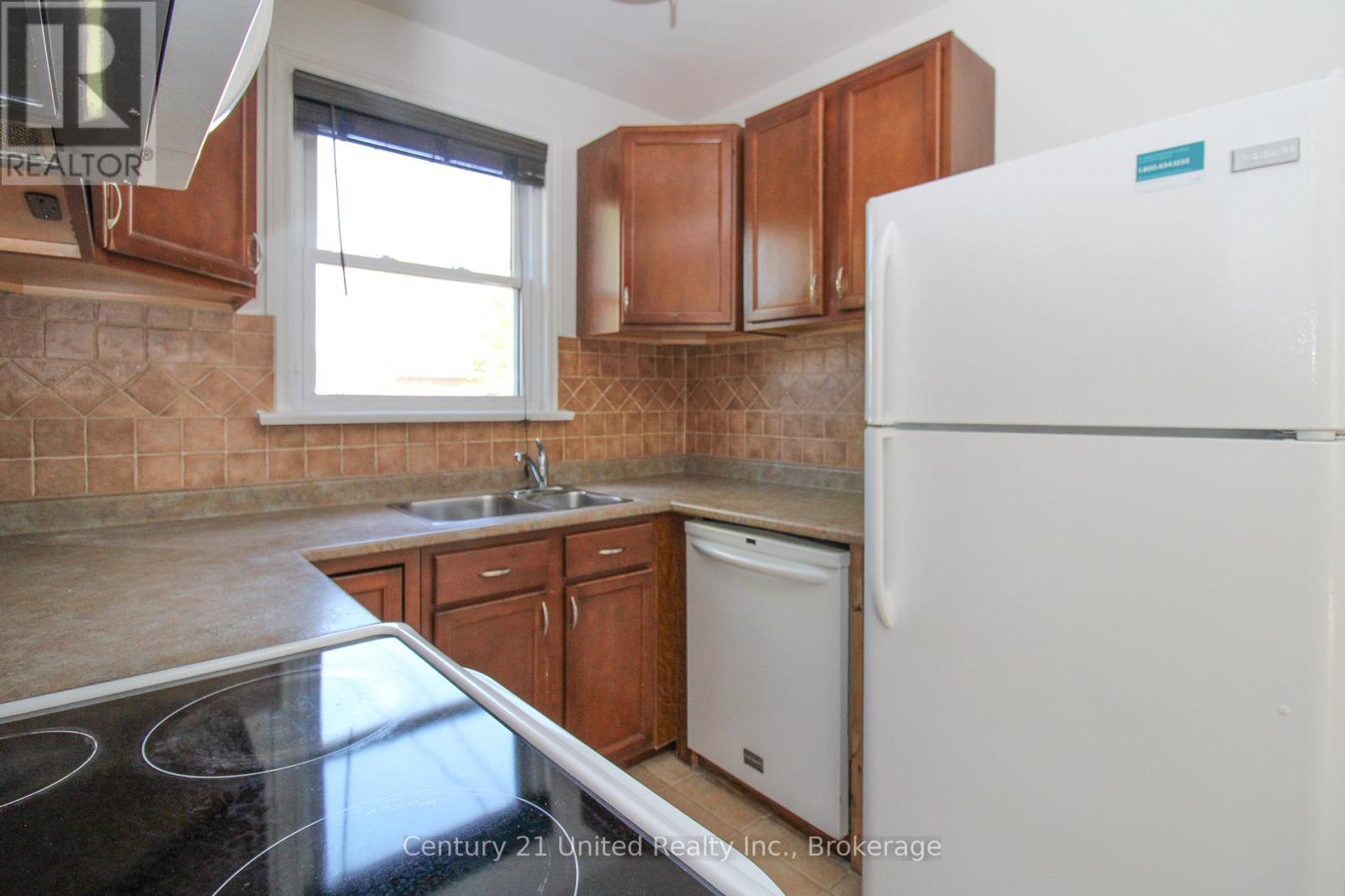 819 ARGYLE STREET - 16