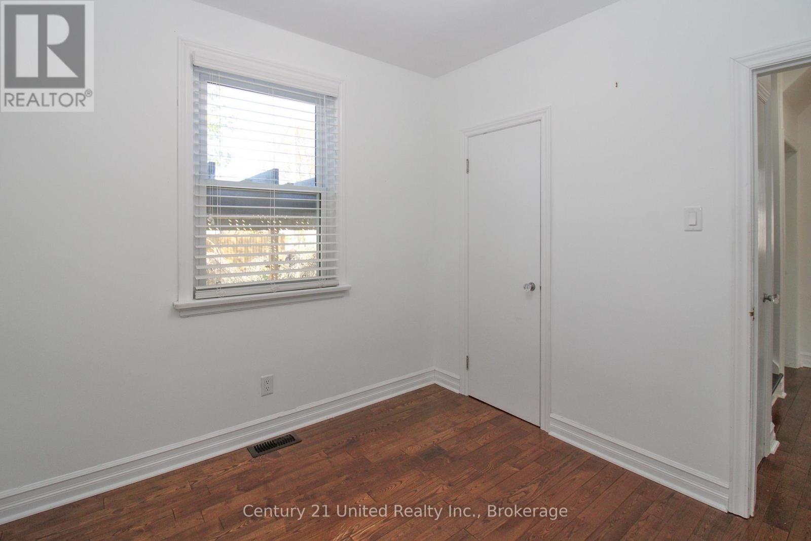 819 ARGYLE STREET - 18