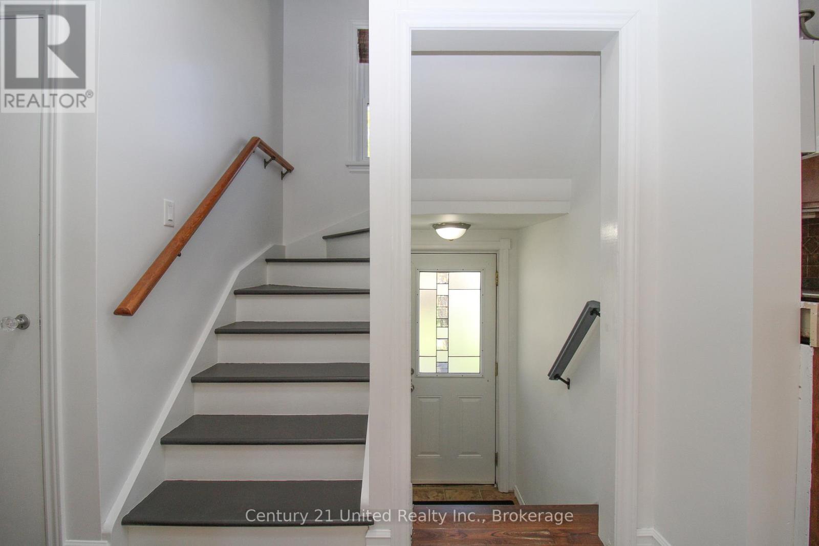 819 ARGYLE STREET - 19