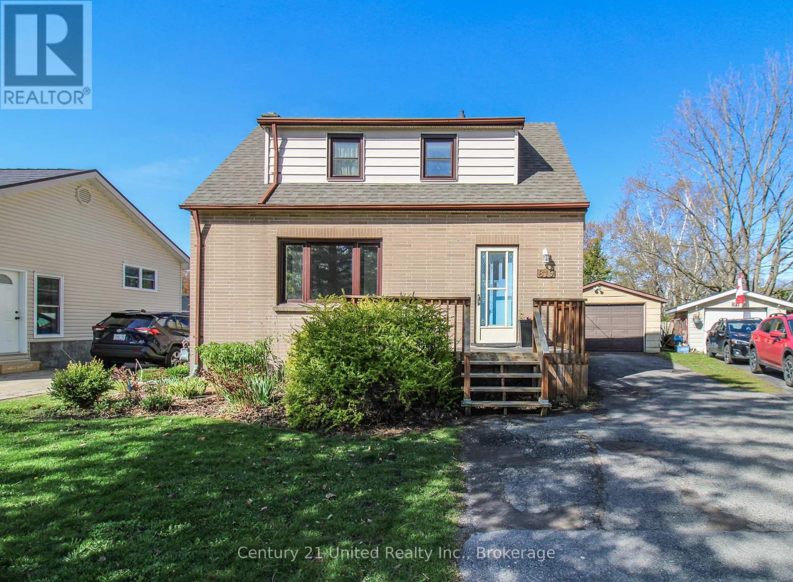 819 ARGYLE STREET - 2