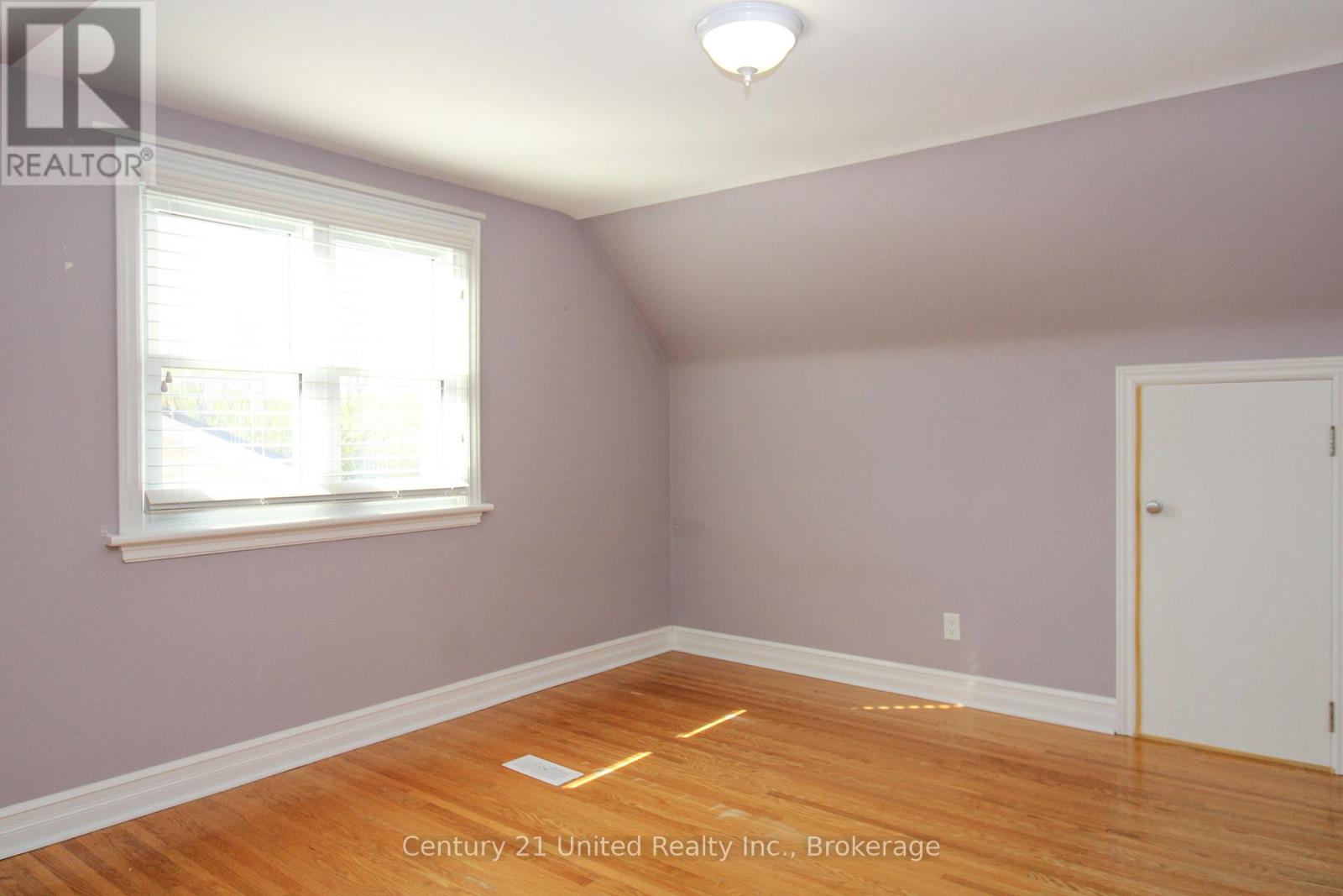 819 ARGYLE STREET - 25