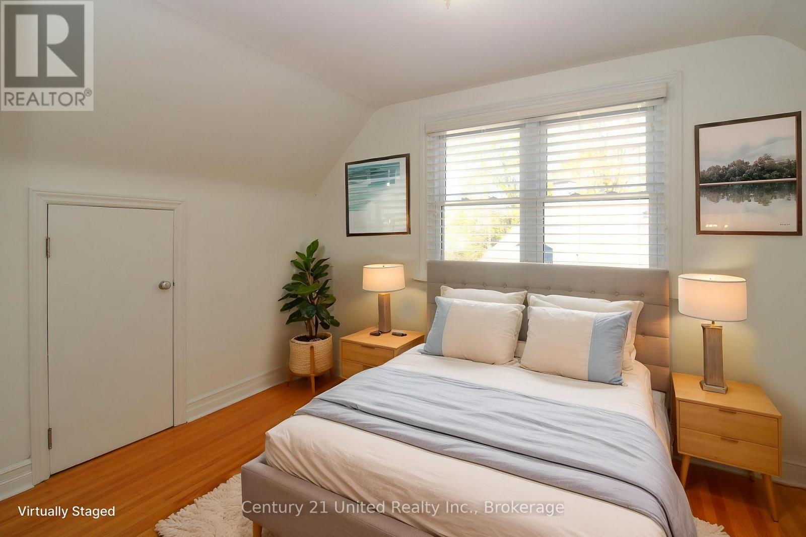 819 ARGYLE STREET - 26