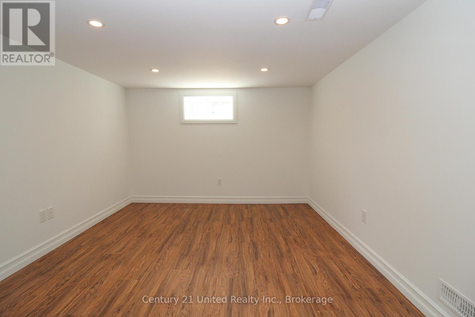 819 ARGYLE STREET - 32