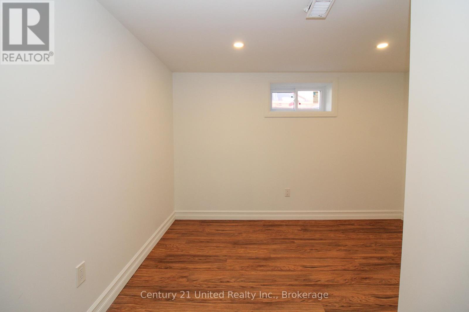 819 ARGYLE STREET - 36