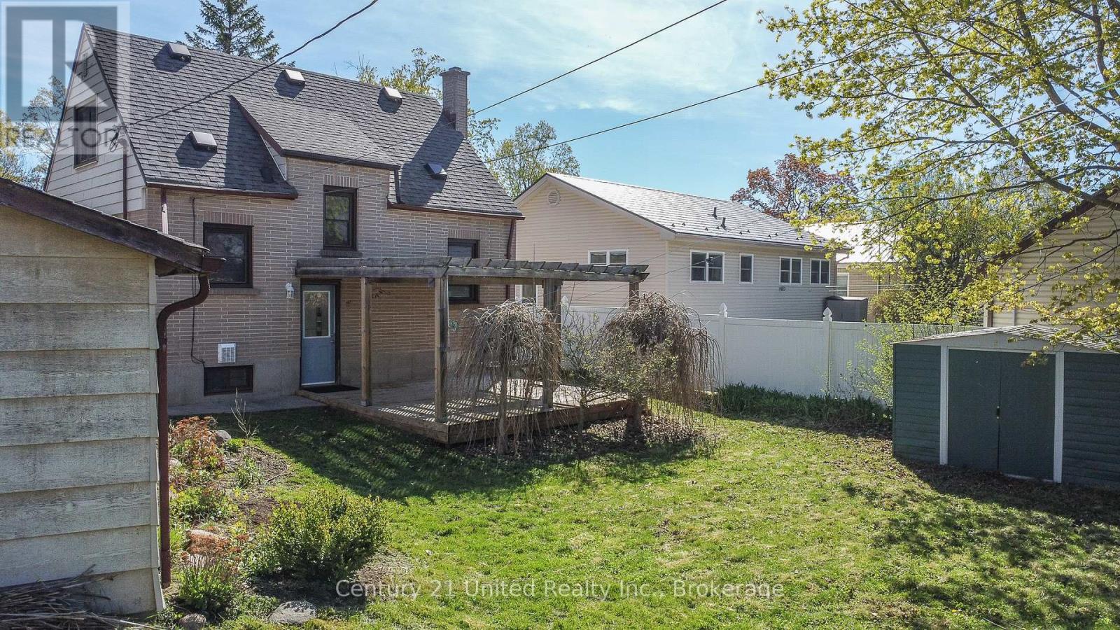 819 ARGYLE STREET - 4