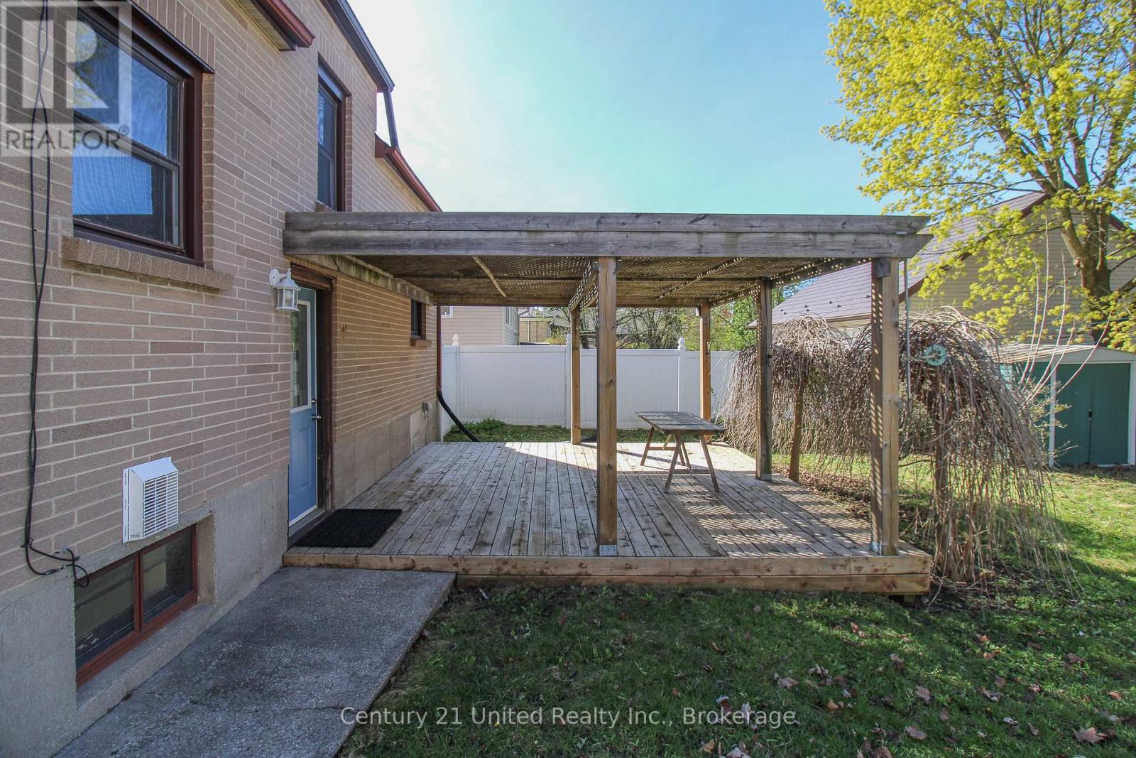 819 ARGYLE STREET - 6
