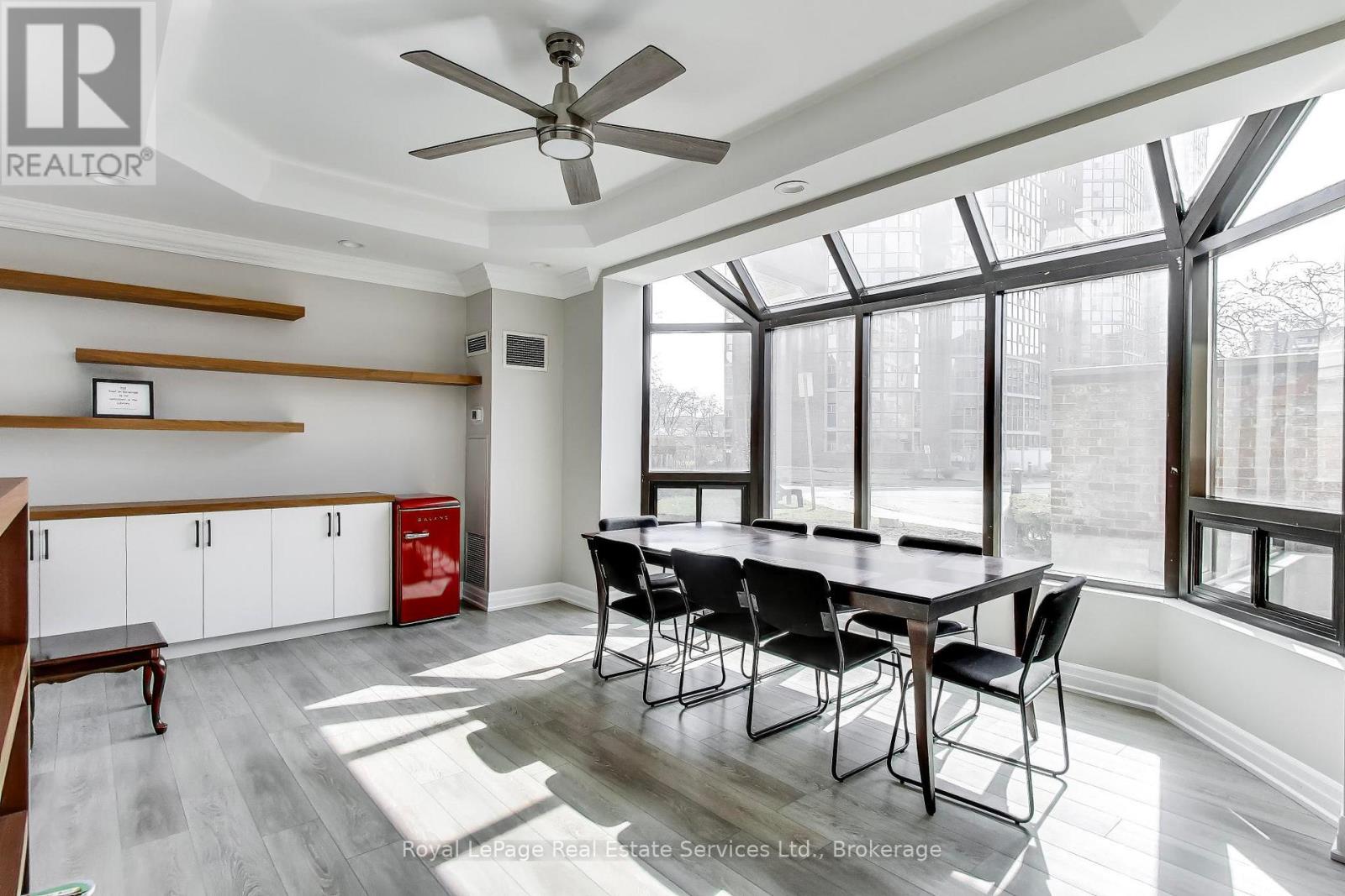 #611 5 WELDRICK ROAD W - 27