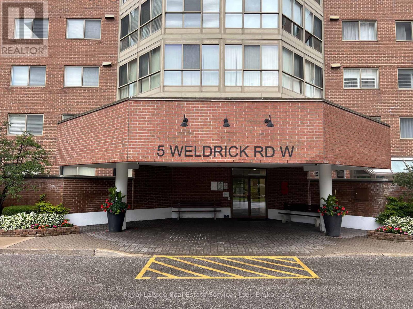 #611 5 WELDRICK ROAD W - 23
