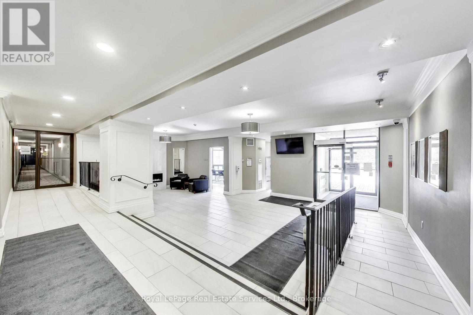 #611 5 WELDRICK ROAD W - 26