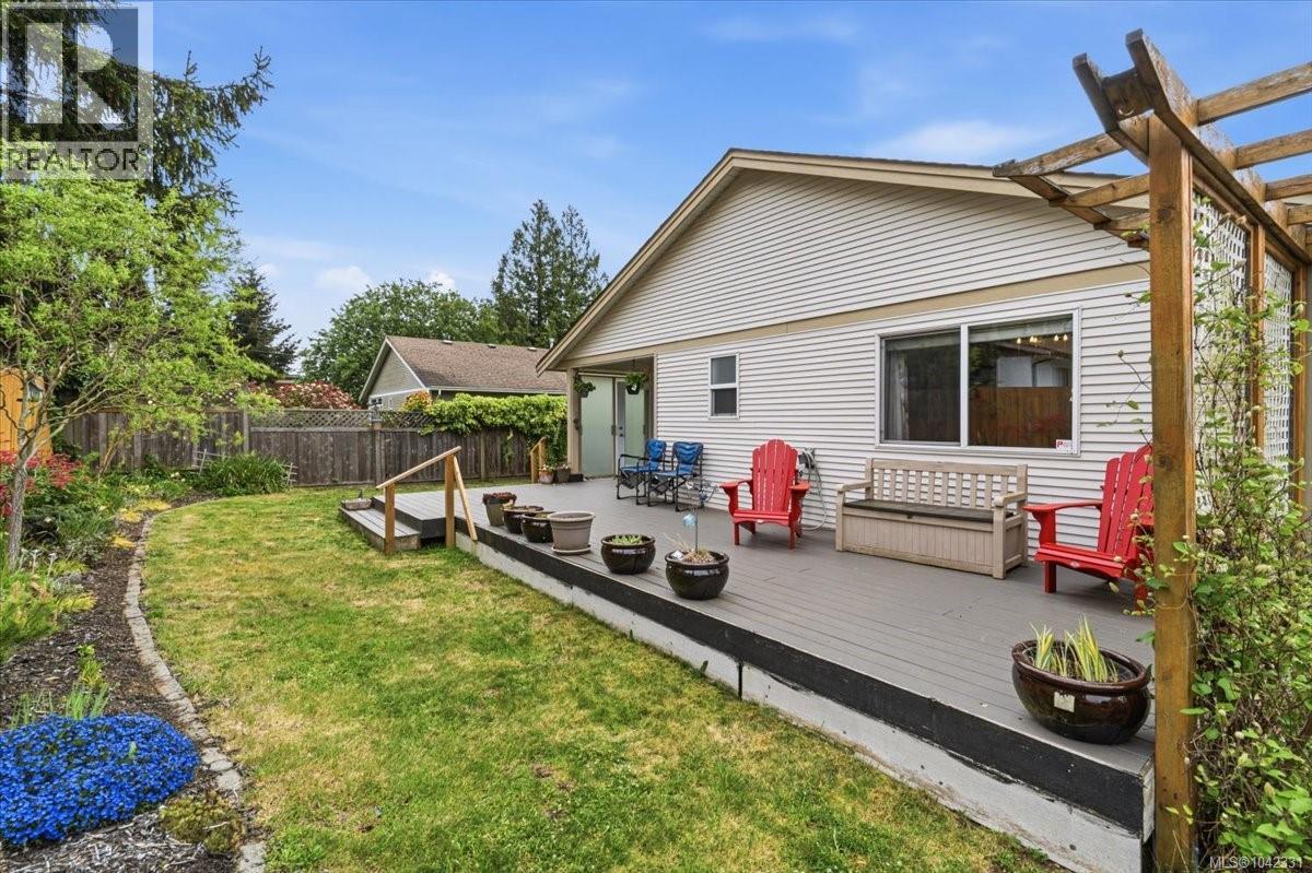 3614 Victoria Ave, Nanaimo — photo 3