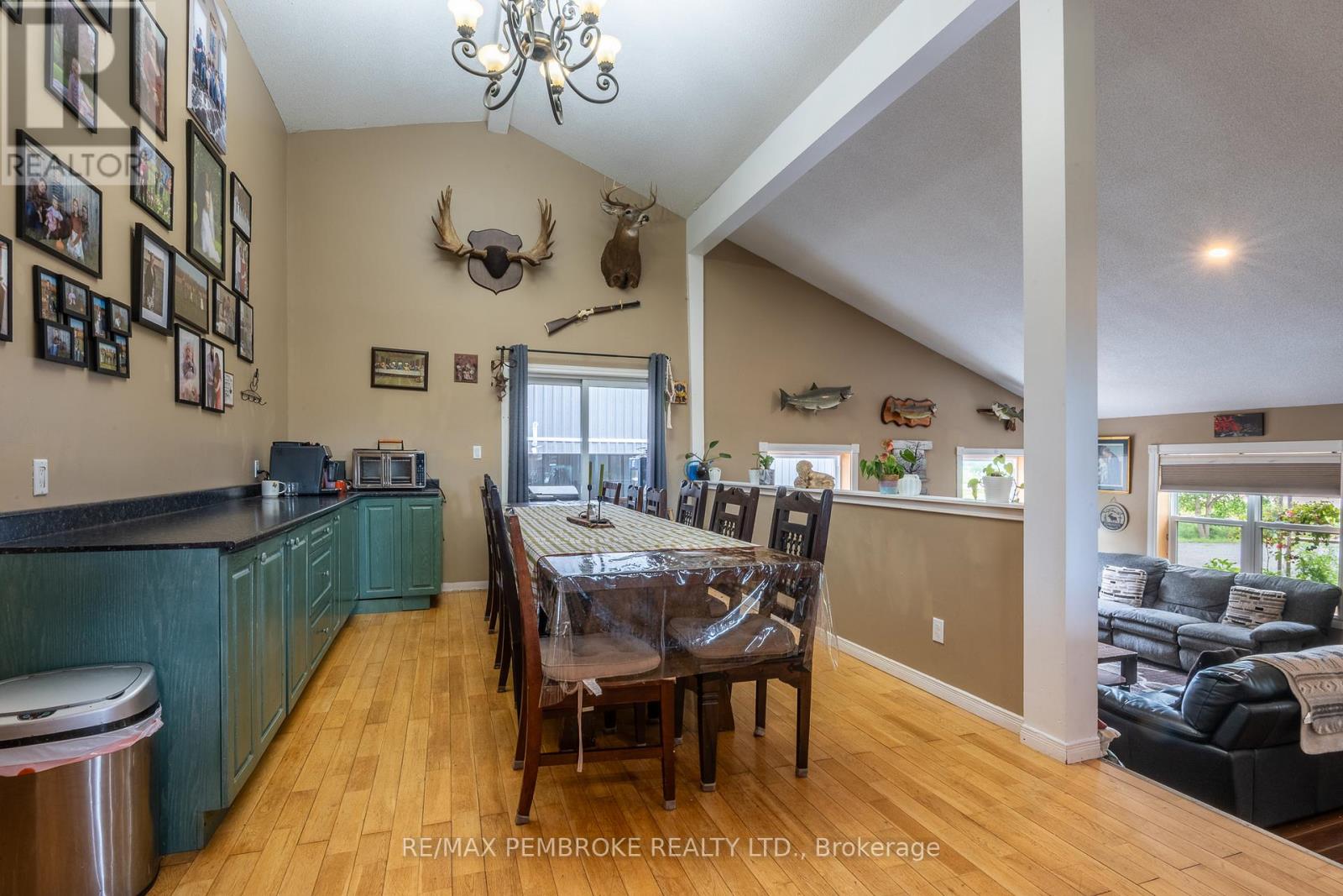 1890 QUEENSLINE ROAD - Image 11