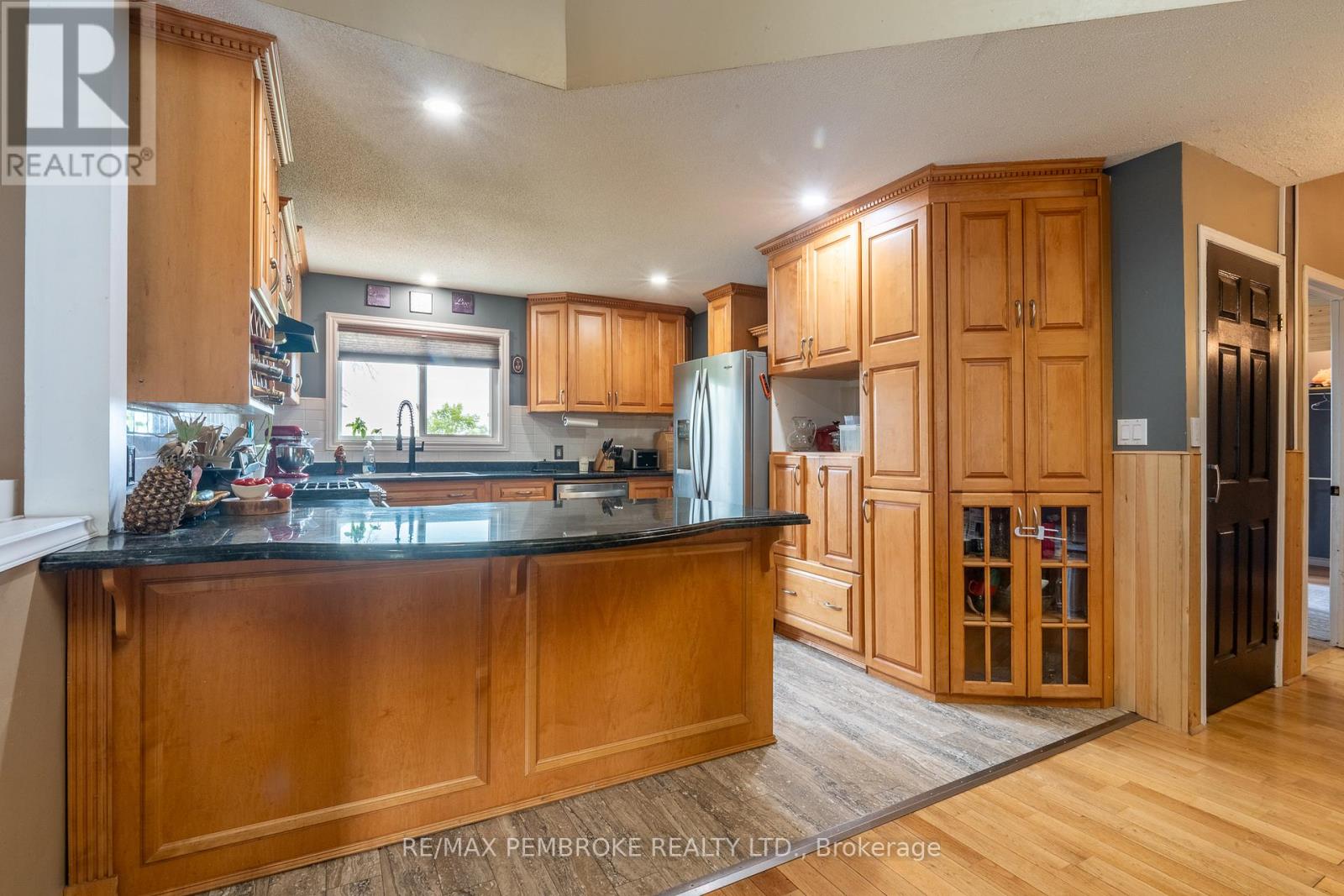1890 QUEENSLINE ROAD - Image 13