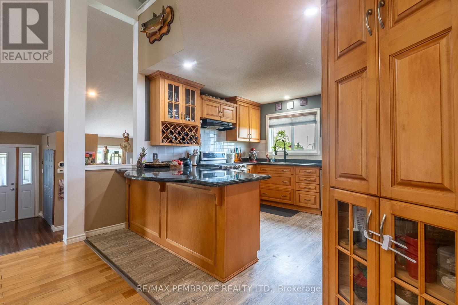 1890 QUEENSLINE ROAD - Image 14