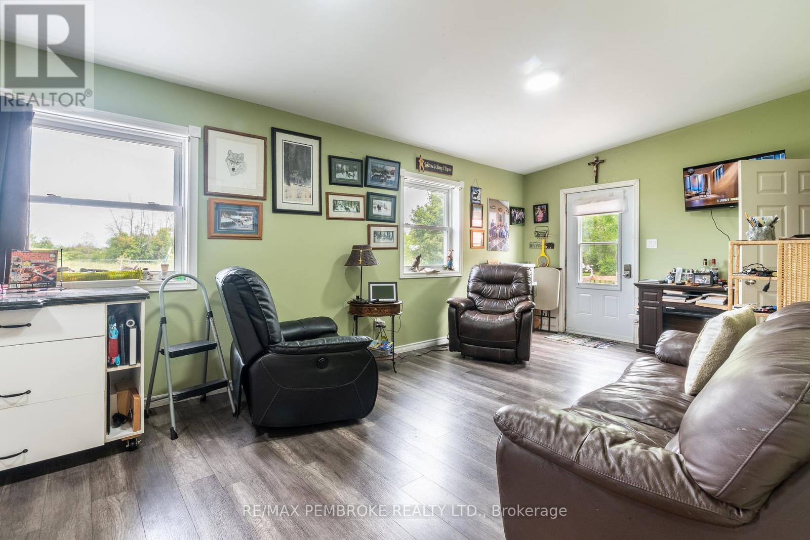 1890 QUEENSLINE ROAD - Image 25