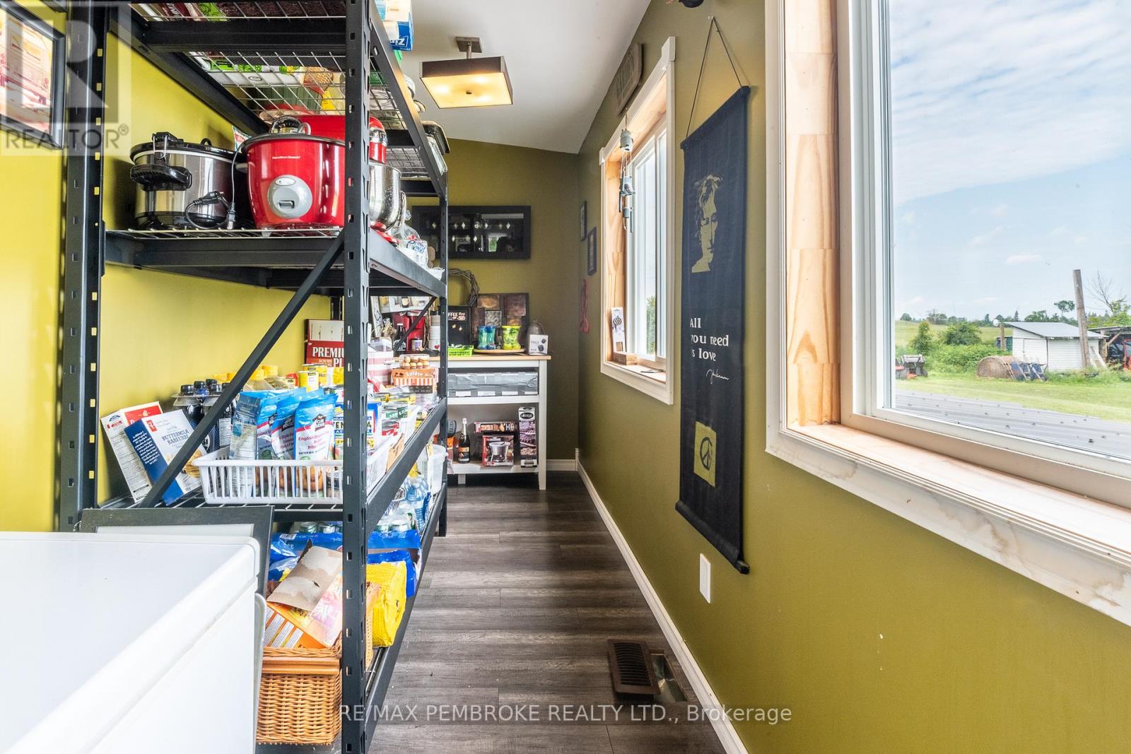 1890 QUEENSLINE ROAD - Image 31