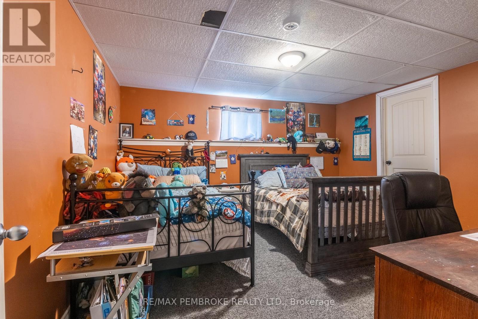 1890 QUEENSLINE ROAD - Image 39