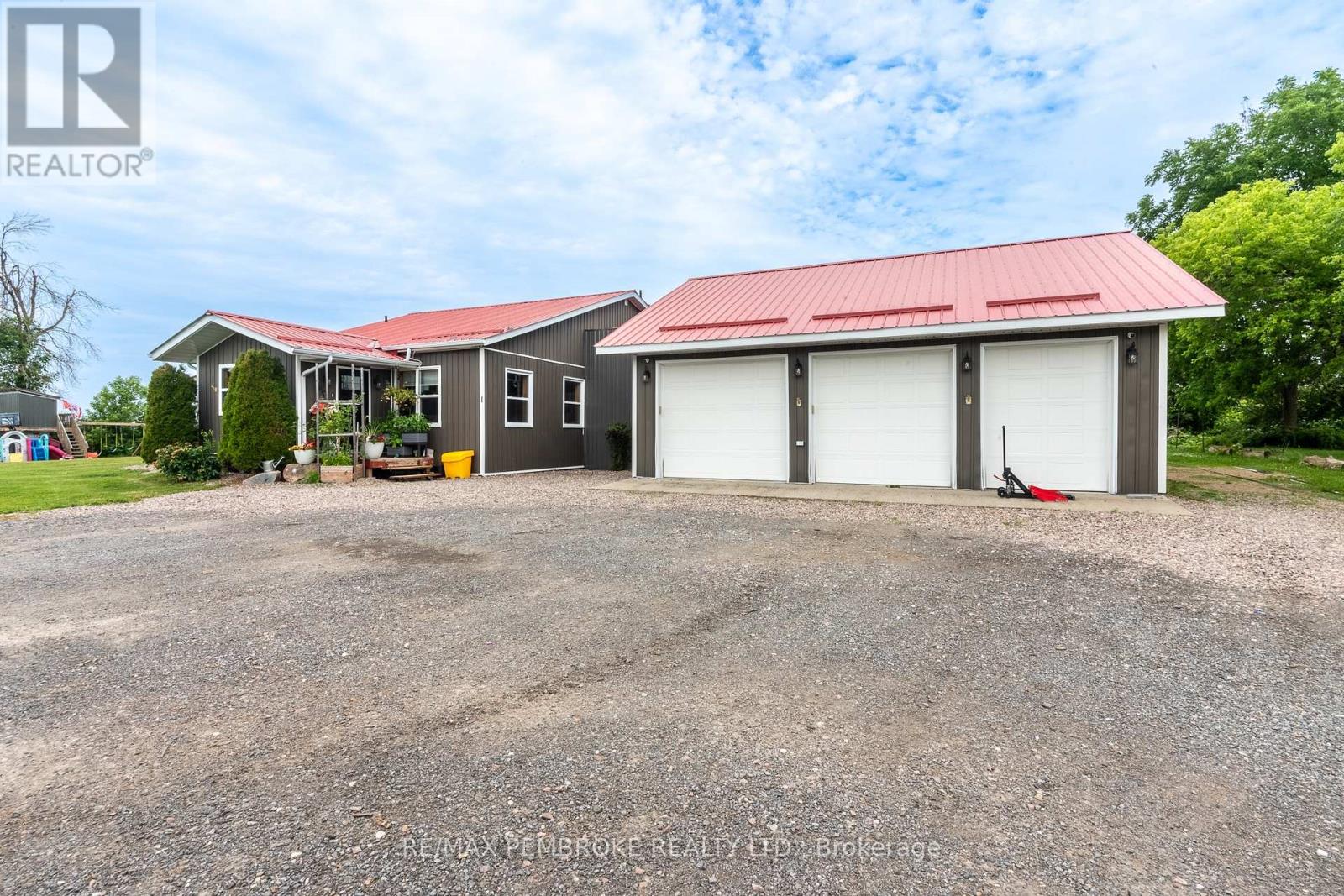 1890 QUEENSLINE ROAD - Image 45