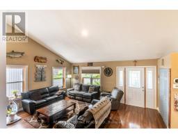 Family room - 1890 Queensline Road, Whitewater Region, ON K0J1V0 Photo 12
