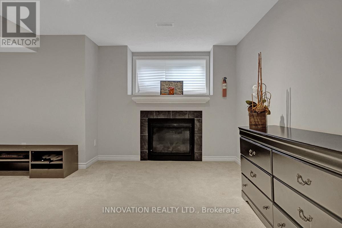 253 SHINLEAF CRESCENT - 45