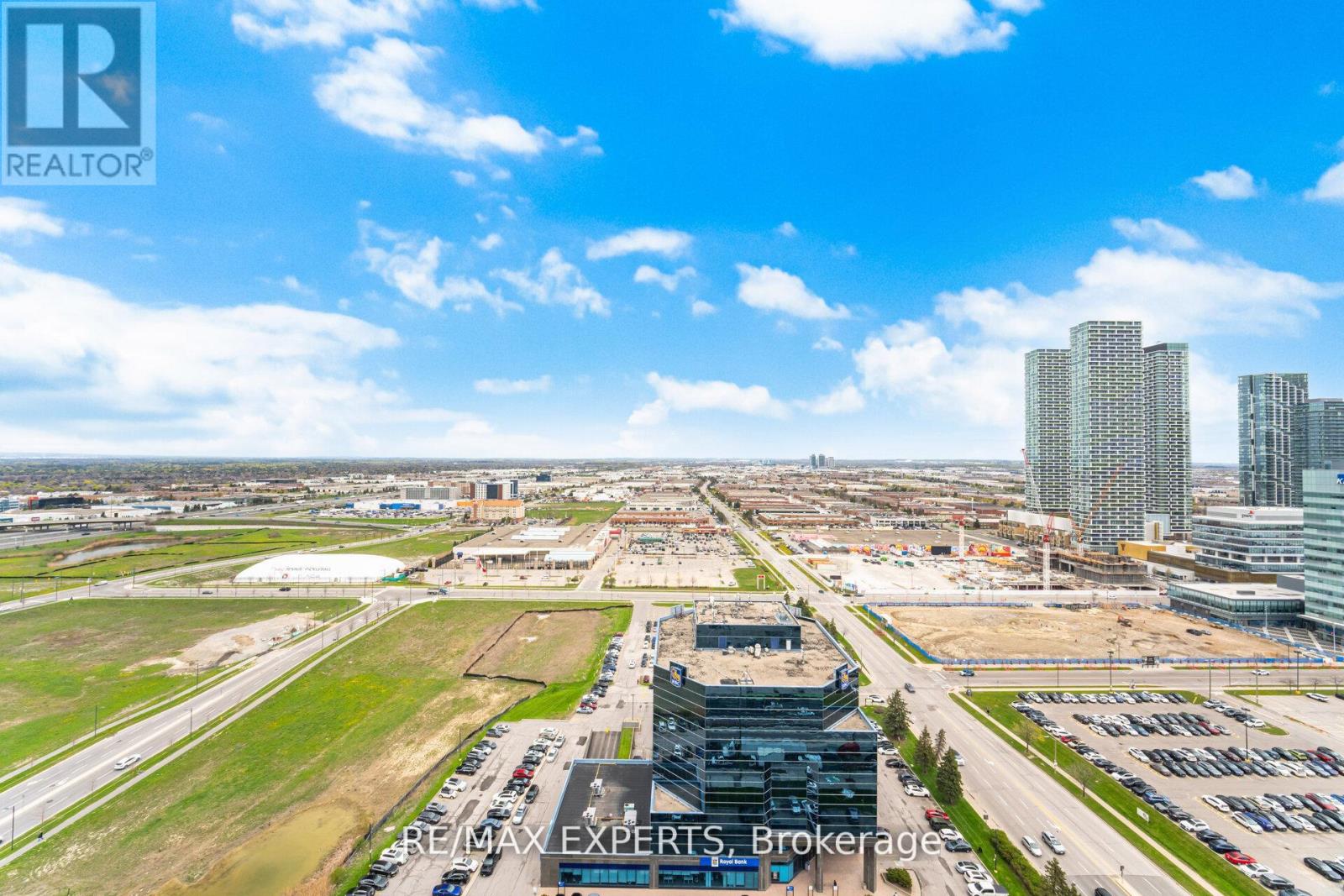 #2702 8 INTERCHANGE WAY - 33