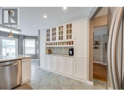 Laundry room - 4 Milgate Place, Aurora, ON L4G5R2 Photo 6