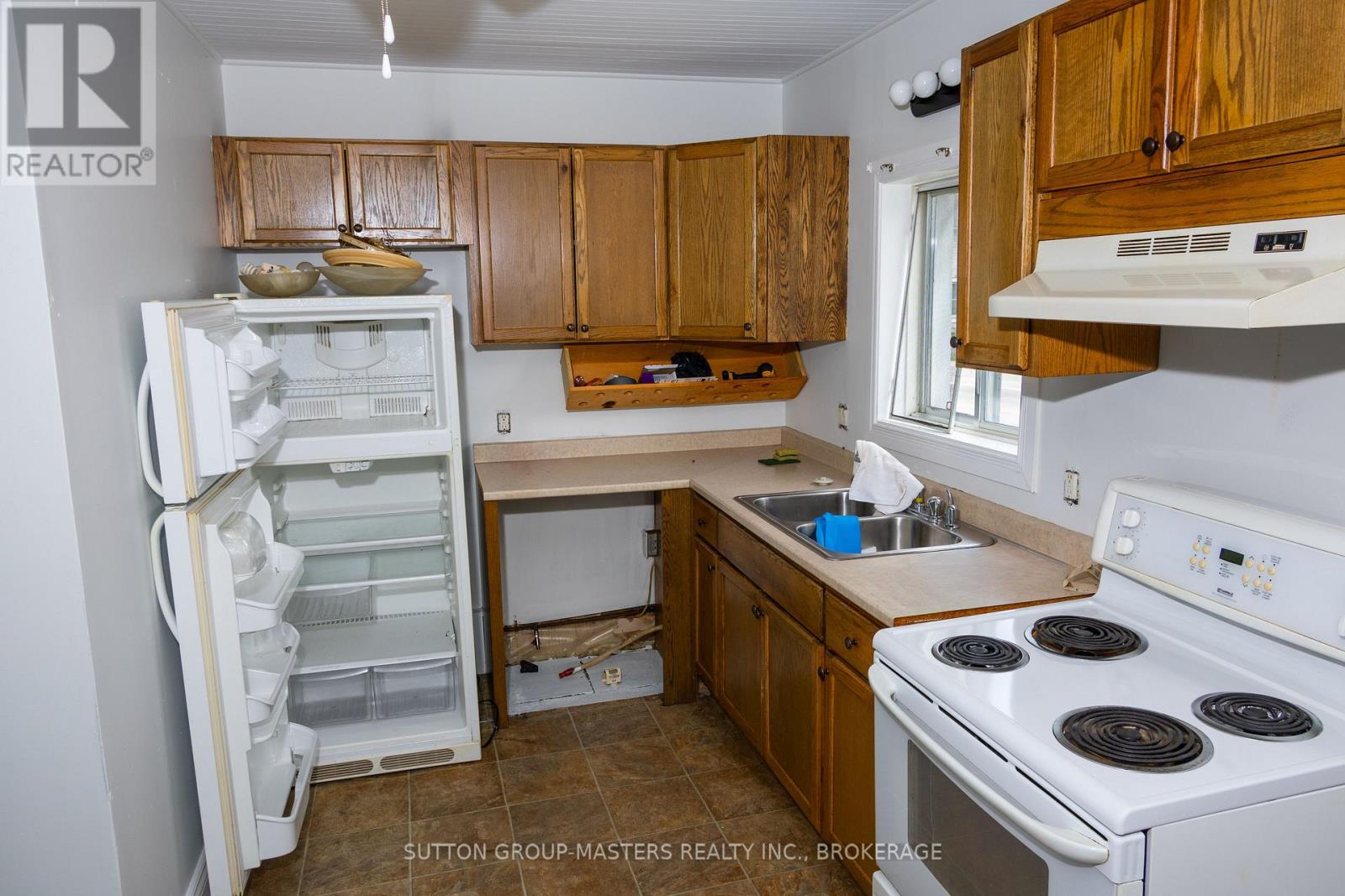 688 MONTREAL STREET - 7