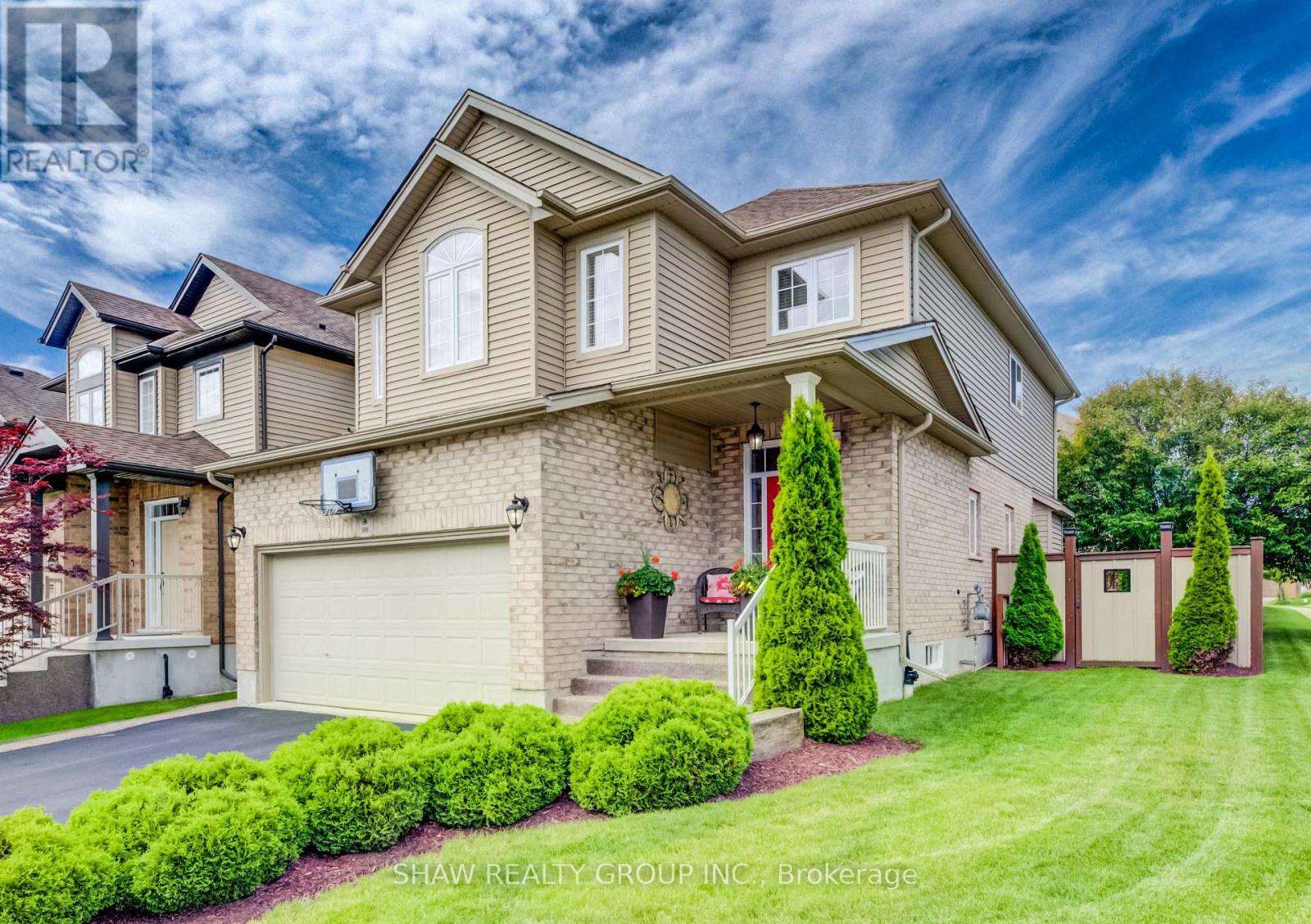 300 WATERVALE CRESCENT - 2
