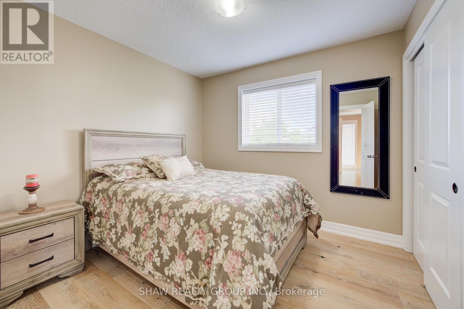 300 WATERVALE CRESCENT - 25