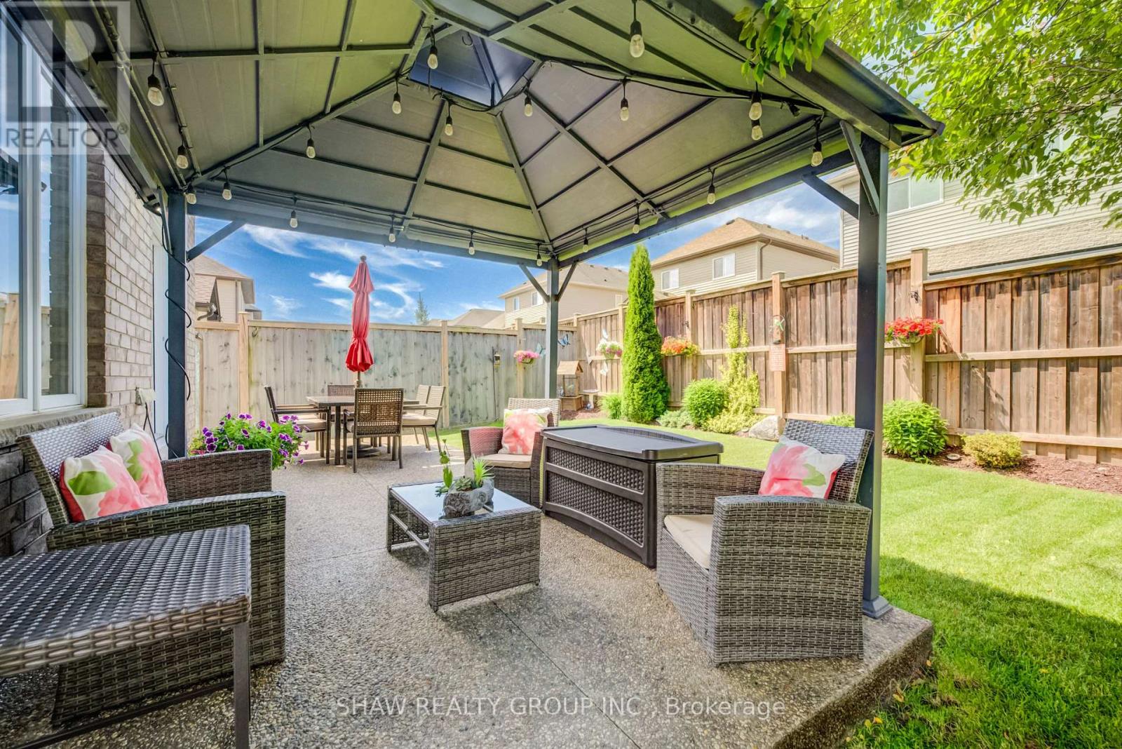 300 WATERVALE CRESCENT - 43