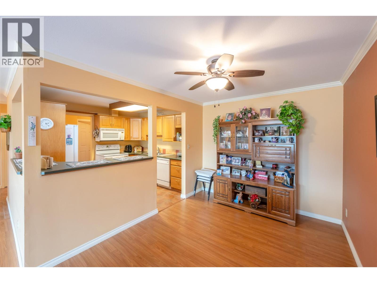 #203 965 King Street - 4