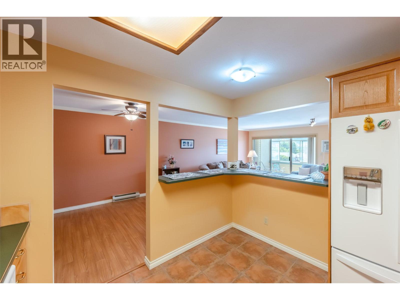 #203 965 King Street - 17